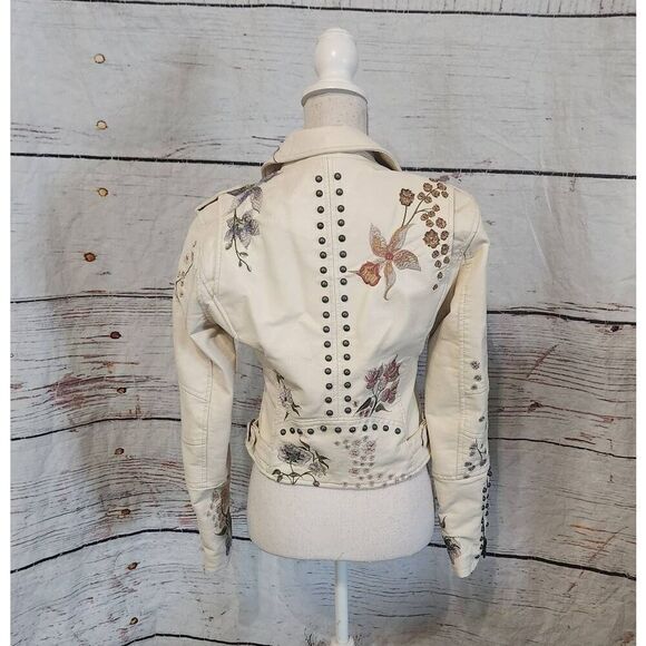Blanknyc Embroidered Floral Faux Leather Moto Jacket Size Small - Picture 2 of 9